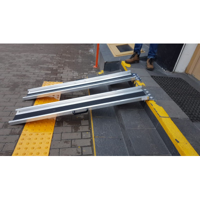 Пандус для инвалидов переносной ПП-250 (2,5 м) Пандус для инвалидов переносной ПП-250 (2,5 м)