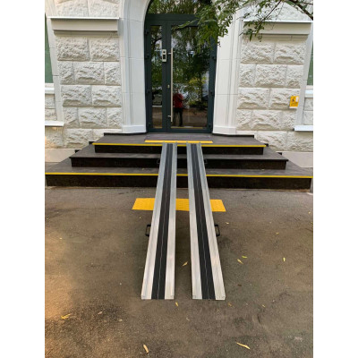 Складной пандус для инвалидных колясок ПР-100 (1м) Складной пандус для инвалидных колясок ПР-100 (1м)