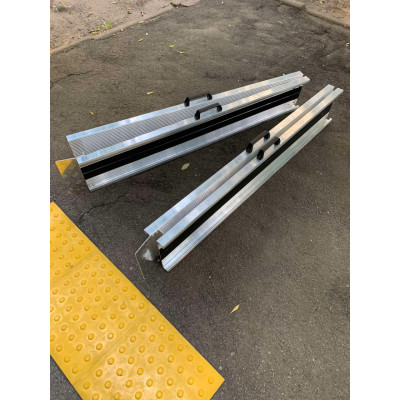 Пандус для инвалидов складной ПР-300 (3 м) Пандус для инвалидов складной ПР-300 (3 м)