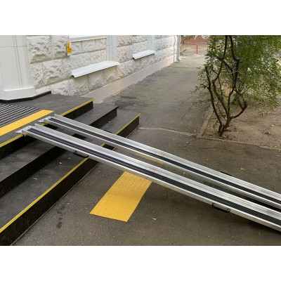 Пандус для инвалидов складной ПР-300 (3 м) Пандус для инвалидов складной ПР-300 (3 м)